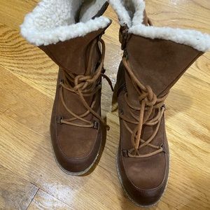 Insulated boots for winter